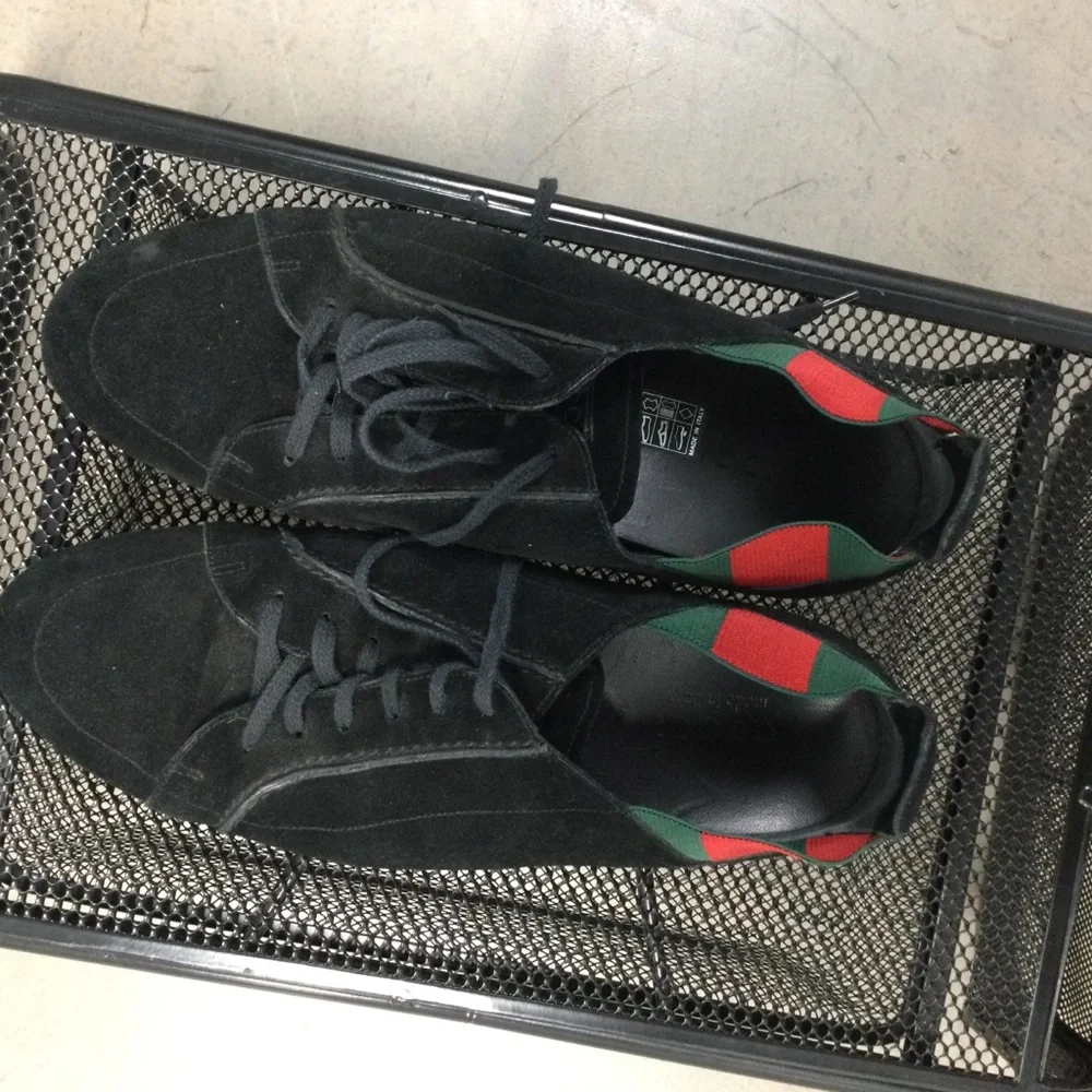 Gucci Black Suede Slip-On Loafers with Green and Red Heel Stripe
